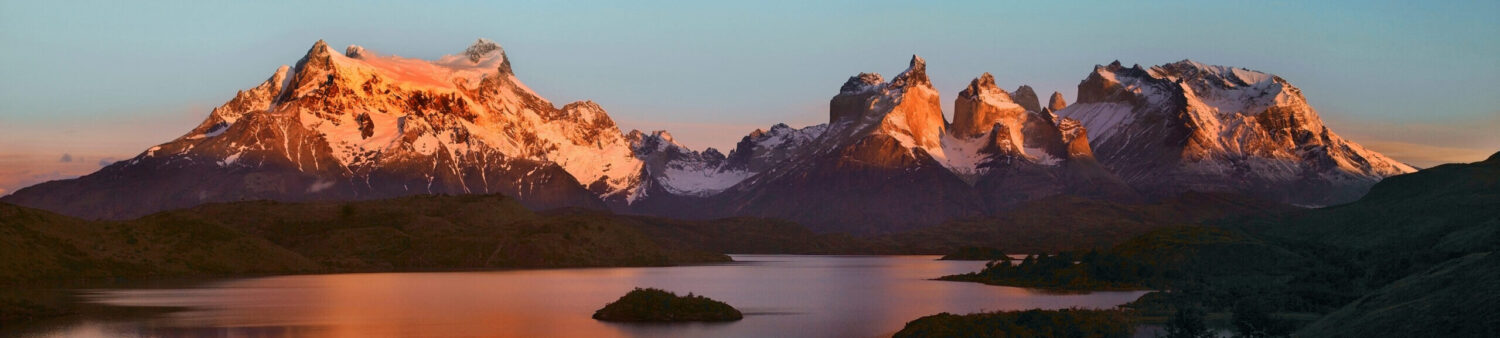 Air Ambulance Chile – Medical aircraft flying over the Andes during an emergency repatriation from Chile to the UK