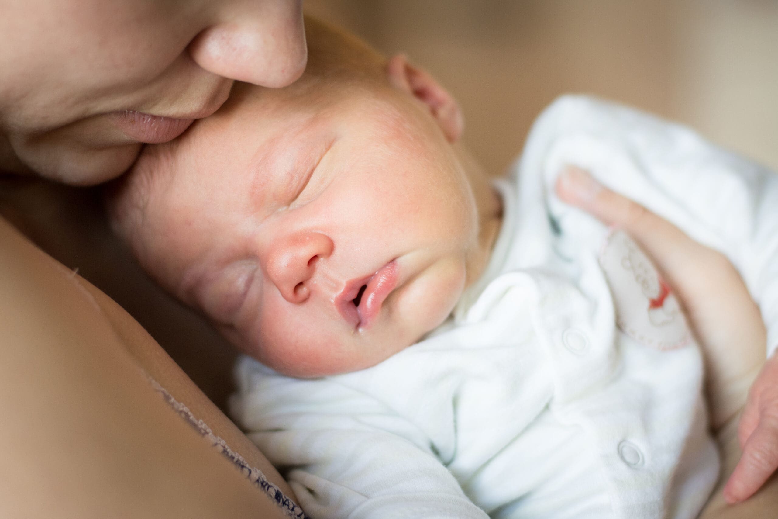 Specialist neonatal hospital transfer for NHS Trusts in the UK